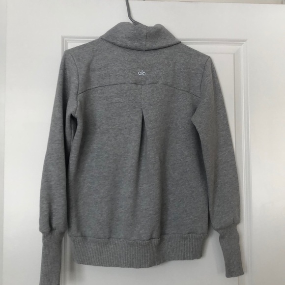 Alo Haze sweatshirt in Dove Grey, size small - Picture 4 of 5